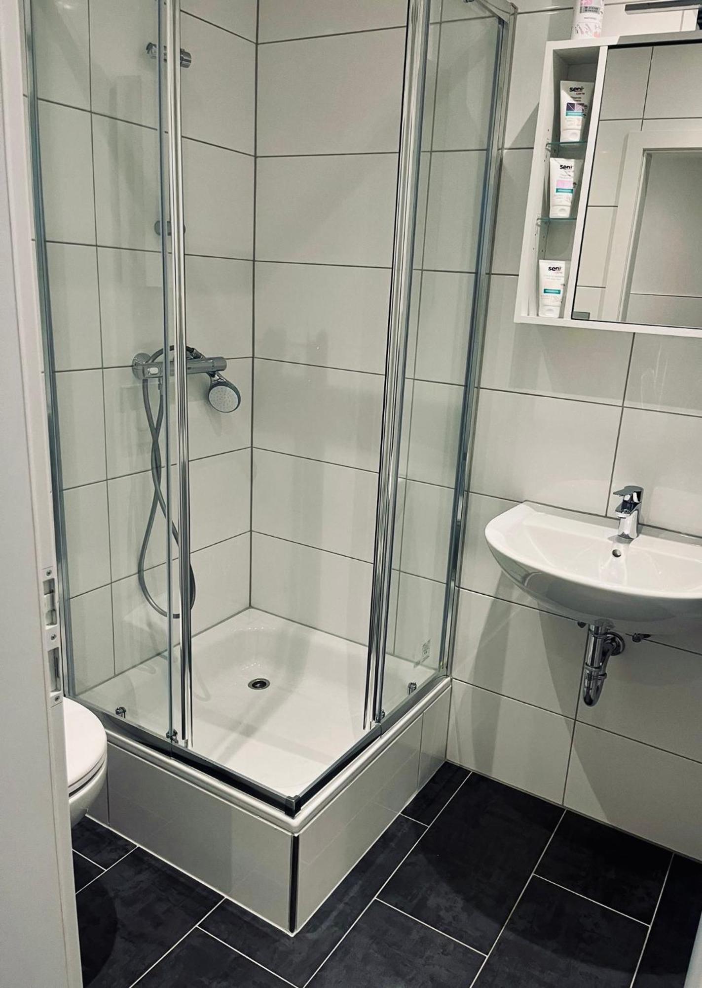 Waldstadt Homes, Изерлон Екстериор снимка